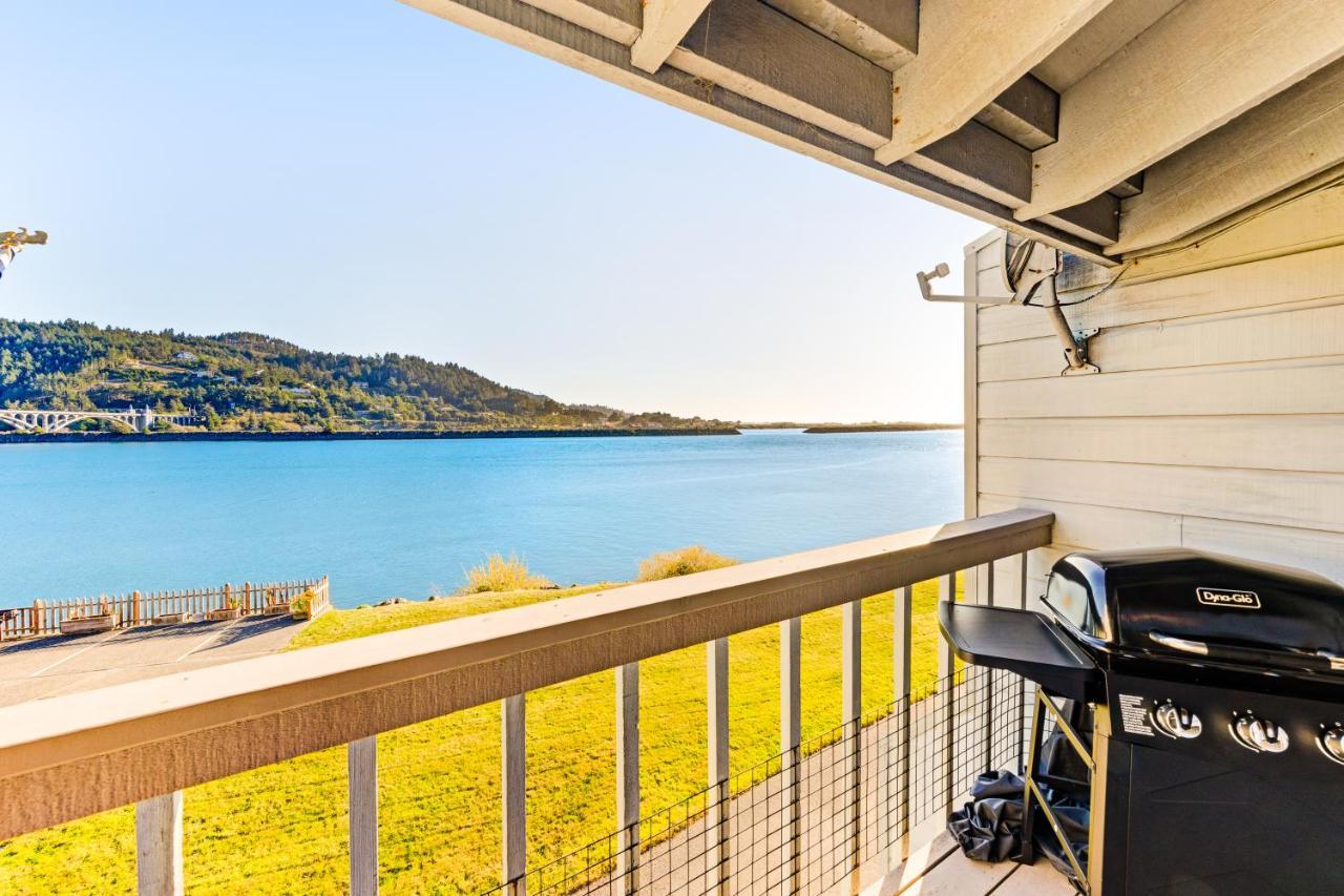 Riverview Retreat Gold Beach Exterior photo